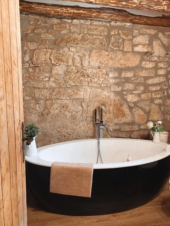 Masiadenjust Rojals Country house